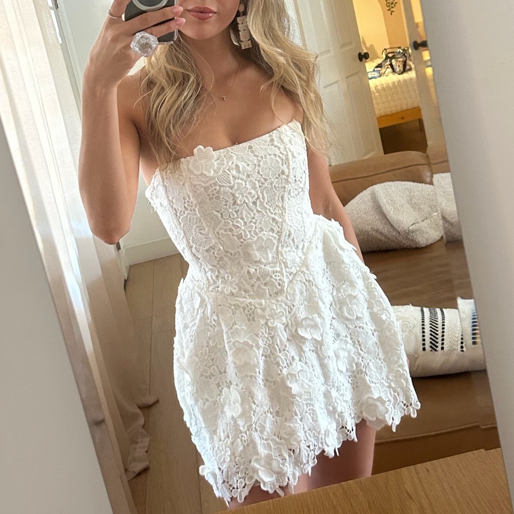 BABYBOO Leona Strapless White Lace Mini Dress - Picture 4 of 4